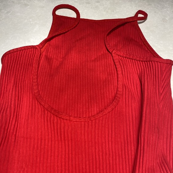 New Aritzia Wilfred Ribbed Annecy Bodysuit Red Size M with tags ⭐️⭐️⭐️⭐️ - Picture 17 of 17